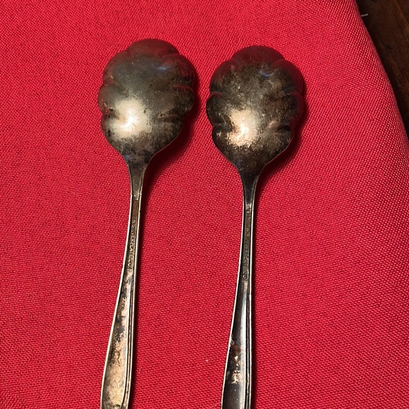1960’s;spoons;VintageMeriden;Silverplate co.;silver spoons;set of 2 for $75obo - Picture 8 of 12